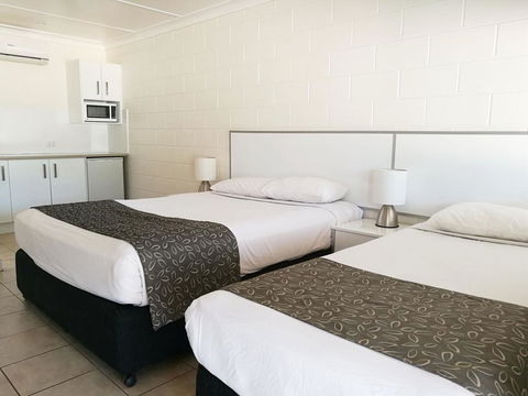 Augathella Motel & Caravan Park - Darwin Holiday 0