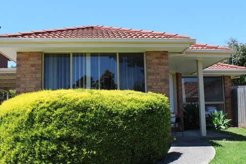 Australian Home Away @ Doncaster Anderson Creek 2 - Darwin Holiday 0