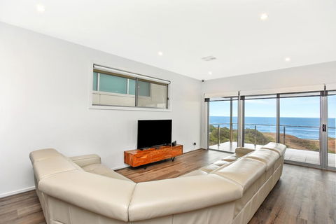 Avaya - Sellicks Beachfront Getaway - WiFi - Darwin Holiday 2