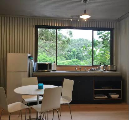Avoca Beach And Bush - Darwin Holiday 1