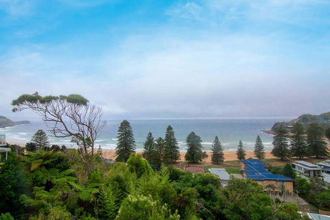 Avoca Heights House /// 4 BDR 2.5 BTH // Direct Ocean Views - Darwin Holiday 3