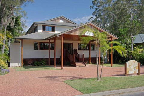 Away On Shirley Lane - Darwin Holiday 0
