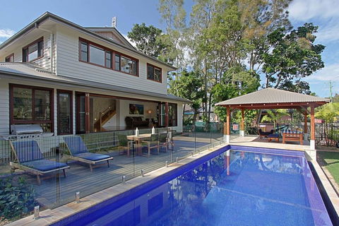 Away On Shirley Lane - Darwin Holiday 1