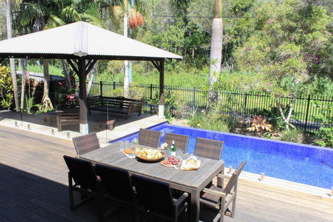 Away On Shirley Lane - Darwin Holiday 3