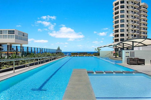 Awesome Ocean Views Broadbeach WiFi, Netflix, Wine - Darwin Holiday 0