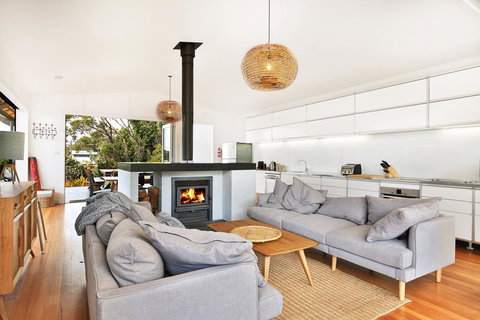 Ayana Beach House - Pet Friendly - Opposite Beach - Darwin Holiday 1