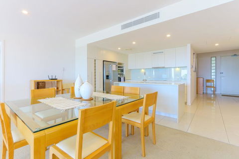 Azura Ocean View Holiday Apartment - Darwin Holiday 3