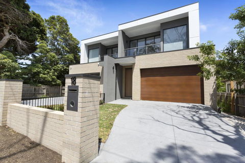 AZURE - ROSEBUD - Darwin Holiday 2