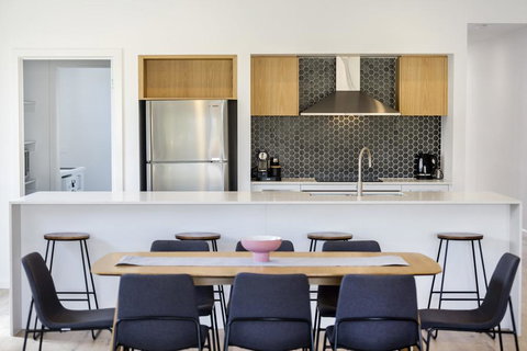 AZURE - ROSEBUD - Darwin Holiday 3