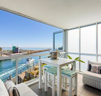 Azure Bliss Family escape opposite beach with heated pool access - Darwin Holiday