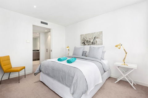 Azure Bliss Family Escape Opposite Beach With Heated Pool Access - Darwin Holiday 3