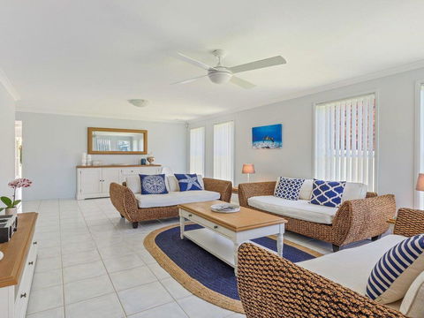 Azure Waters - Perfectly Positioned With Ocean Views - Darwin Holiday 0