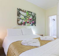 B5 Close to Nedlands Cafes Swan River SCGH  UWA - Darwin Holiday