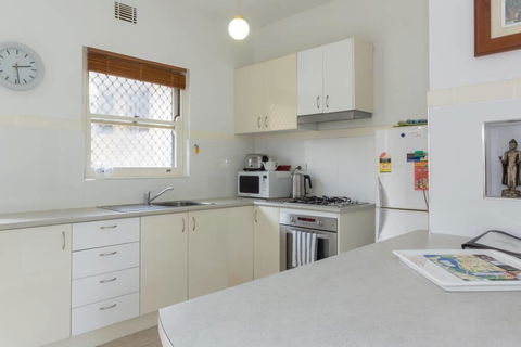 B6 Close To UWA, Swan River, Cafes & The New Childrens Hospital - Darwin Holiday 3