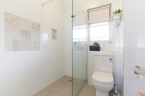 B7 Close To UWA, Swan River, Cafes And The New Children's Hospital - Darwin Holiday 1