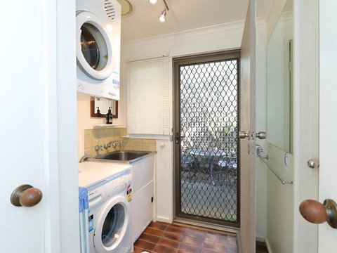 Back Beach Hideaway - Darwin Holiday 2