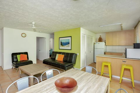 Baden 35 - Rainbow Shores, Walk To Beach, Pools, Tennis Court - Darwin Holiday 1