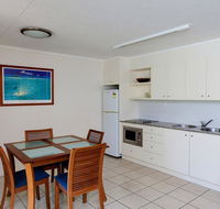Baden 50 - Rainbow Shores Swimming pool walk to beach tropical surroundings - Darwin Holiday