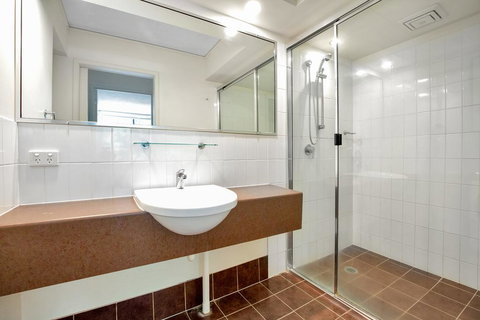 Baden 61 - Rainbow Shores, Air Conditioned Unit, Walk To Beach, Pool, Tennis Court - Darwin Holiday 2