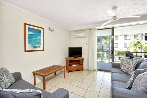 Baden 72 - Rainbow Shores, Stroll To The Beach, Air Con, Swimming Pools - Darwin Holiday 1