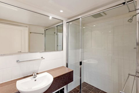 Baden 74 - Rainbow Shores, Top Floor, Air Conditioned Unit, Walk To Beach - Darwin Holiday 2