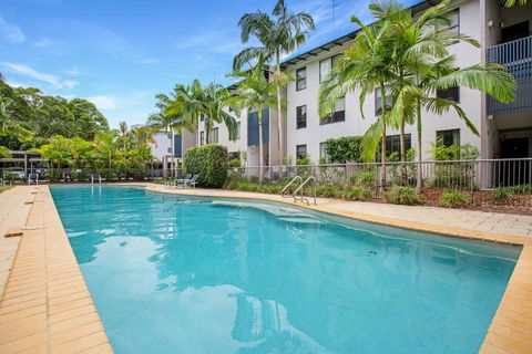 Baden 77 - Rainbow Shores, Pools, Outdoor Spa, Walk To Beach - Darwin Holiday 1