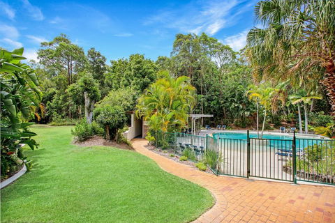 Baden 86 - Rainbow Shores, Walk To Beach, Top Floor, Air Conditioned Unit - Darwin Holiday 2