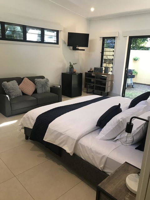 Bali Inspired Hideaway With Tropical Villa & Plunge Pool - Darwin Holiday 0