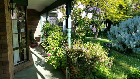 Ballarat Tranquility Cottages - Darwin Holiday 1