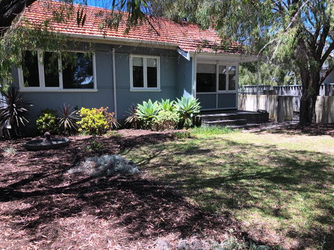 Barefoot Beach Cottage - Busselton - Darwin Holiday 3