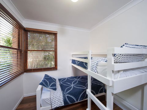 Barefoot Beach House, 24 Essendene Road - Darwin Holiday 2