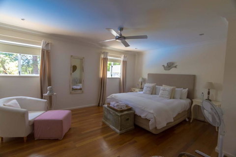 Barefoot Escape - Darwin Holiday 2