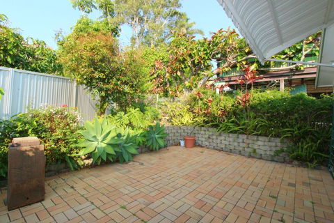 Barefoot, 32 Skyline Crescent, Crescent Head - Darwin Holiday 1