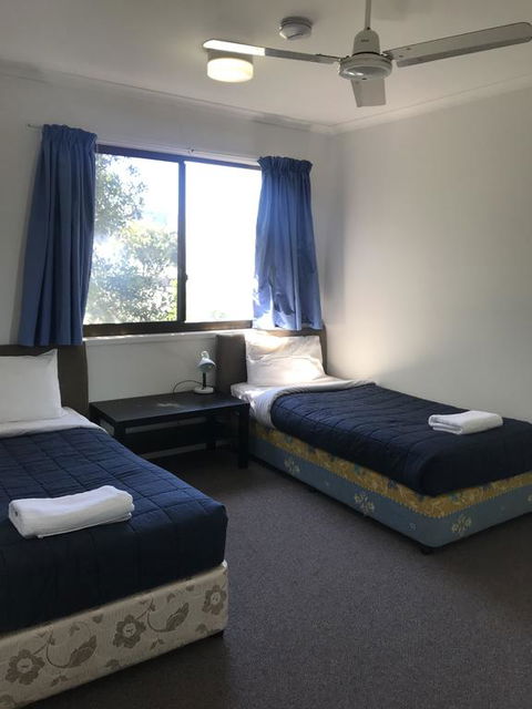 Bargara Beach Motor Inn - Darwin Holiday 2
