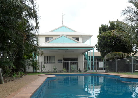 Bargara Beach Motor Inn - Darwin Holiday 0
