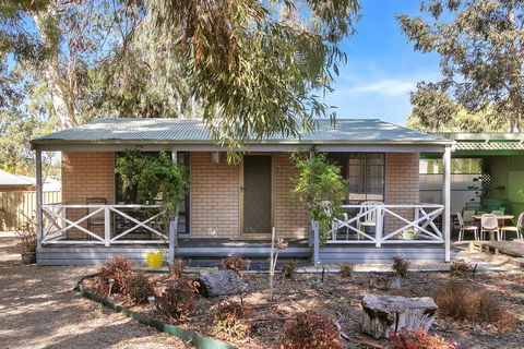 Barossa Country Cottages - Darwin Holiday 2