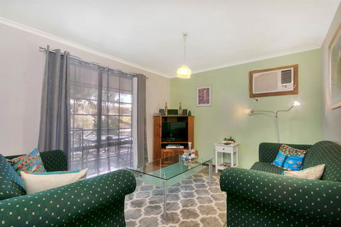 Barossa Country Cottages - Darwin Holiday 3