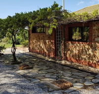 Barossa Glen - Henri's Cottage - Bed  Breakfast - Darwin Holiday