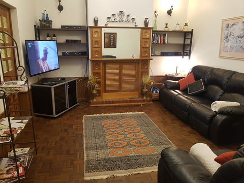 Barossa Glen - Henri's Cottage - Bed & Breakfast - Darwin Holiday 1