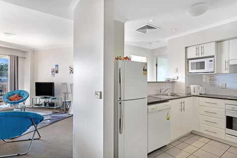 Barrington, Unit 814/43-45 Shoal Bay Road - Darwin Holiday 1