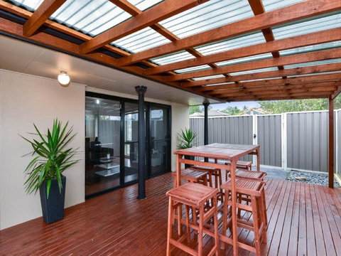 Bass House - Darwin Holiday 1