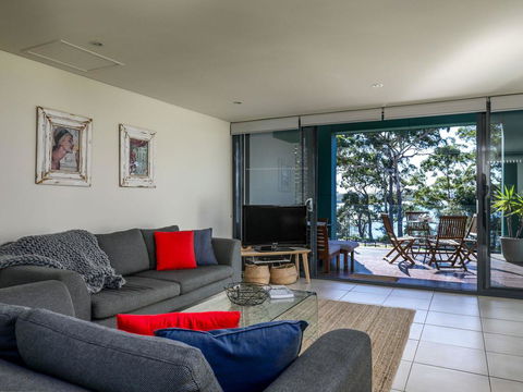 Bay Breeze (By Jervis Bay Rentals) - Darwin Holiday 1