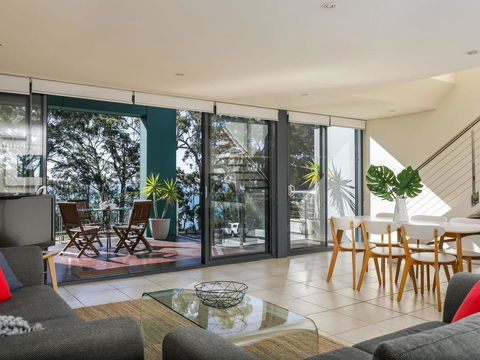 Bay Breeze (By Jervis Bay Rentals) - Darwin Holiday 3