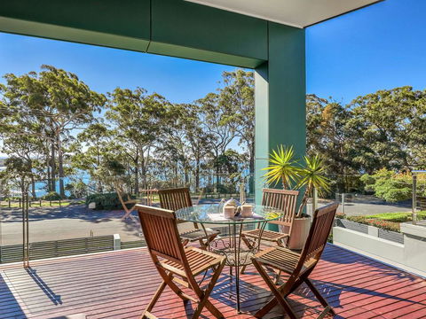 Bay Breeze (By Jervis Bay Rentals) - Darwin Holiday 0
