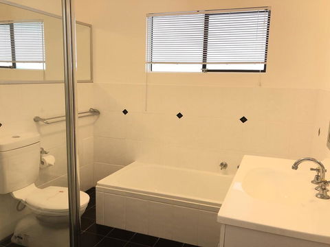 Baydream' 13 Pirralea Parade - Pet Friendly, Aircon, Boat Parking - Darwin Holiday 1