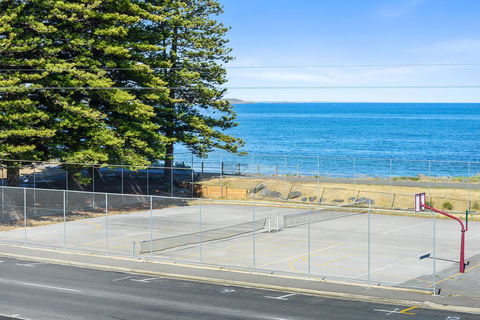 Bayline Beachfront Apartment No 4 - Darwin Holiday 2