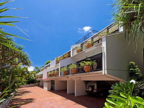 Bayona U2 - Darwin Holiday 1