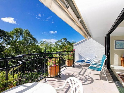 Bayona U2 - Darwin Holiday 0