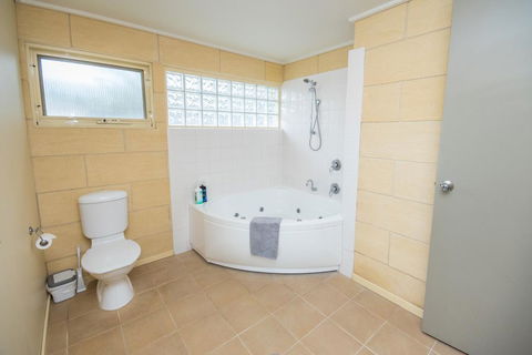 Bayview No 1 - Next To The Beach! - Darwin Holiday 2