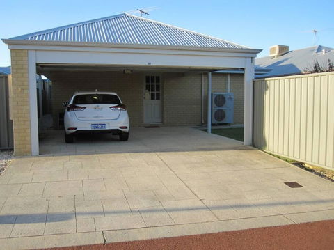 Beach And Golf Hideaway - Darwin Holiday 3